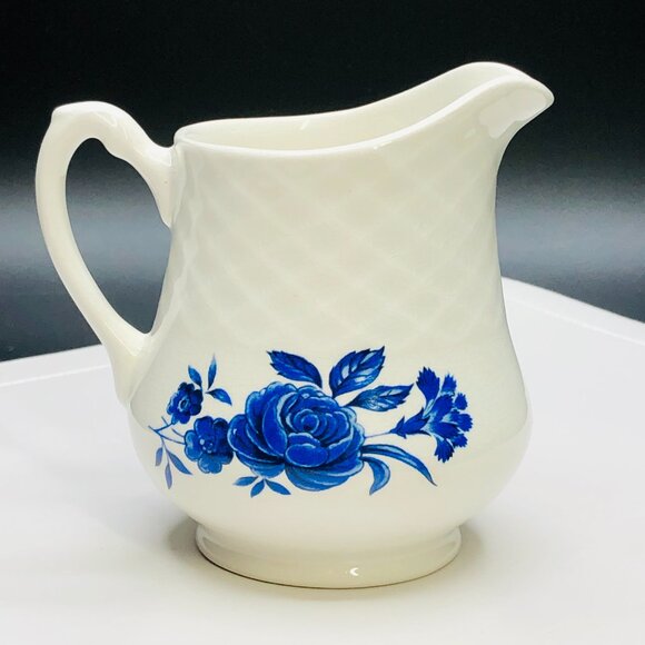 Vintage 60s Enoch Wedgwood Tunstall BLUE ROSE Ironstone Creamer Chateaucore - Picture 4 of 9